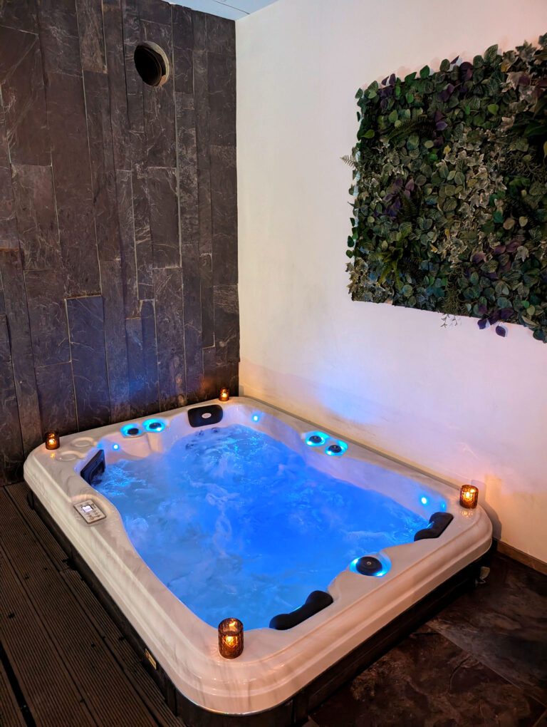Jacuzzi au Gîte Léone près de Liègegite leone liege 23