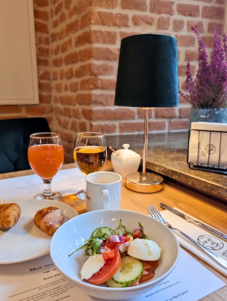 Petit déjeuner gourmand à l'hôtel Teatr à Cracovie