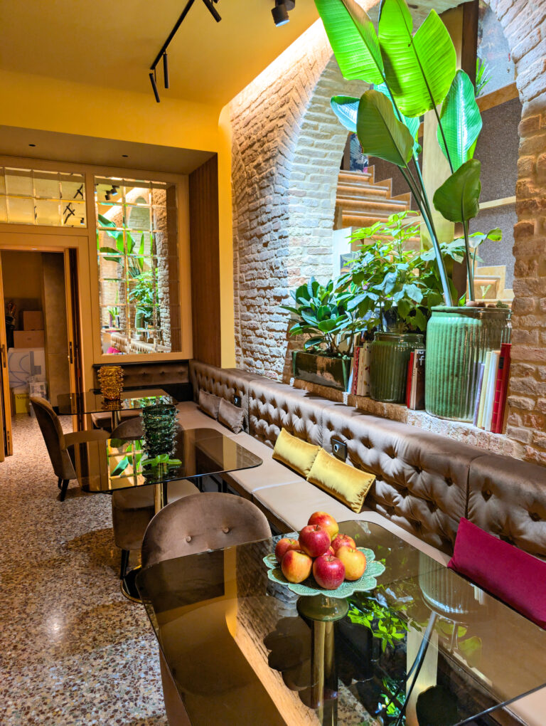 Salle de petit déjeuner au Madama Garden Retreat à Venise