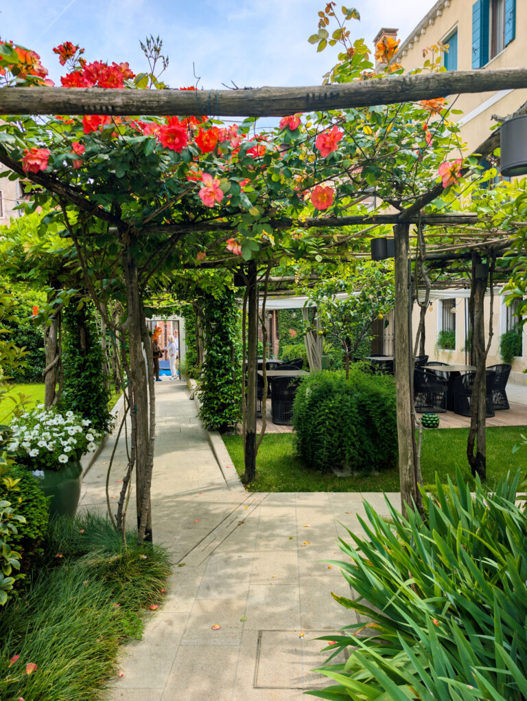 Jardin verdoyant au Madama Garden Retreat à Venise