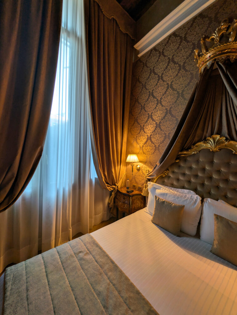 Chambre N°6 au Palazzo dei Mori à Venise