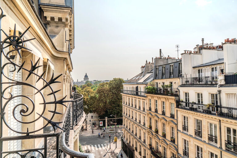 Vue sur le Jardin du Luxembourg à l'Hôtel Saint-Louis Luxembourg à Paris